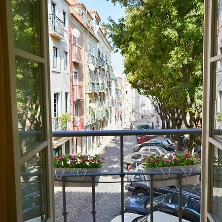 Alfama Charm House דירה *